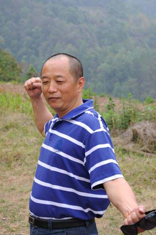 庄老师，五十多岁的上海人，精神比年经人还要旺盛，懂和养生之道