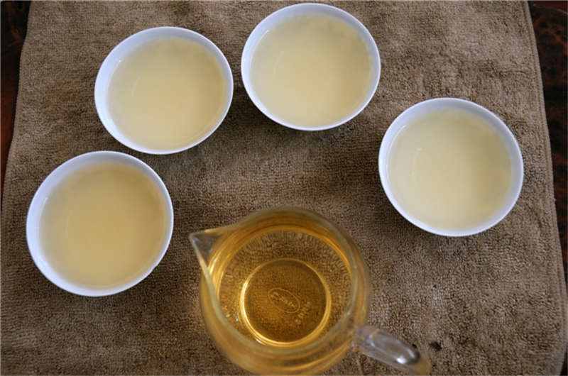  正常取茶，投茶5.6g洗茶两遍,出汤每泡都是17--18秒，从左到右1-4泡的茶汤，公道杯1-4泡的混合汤。